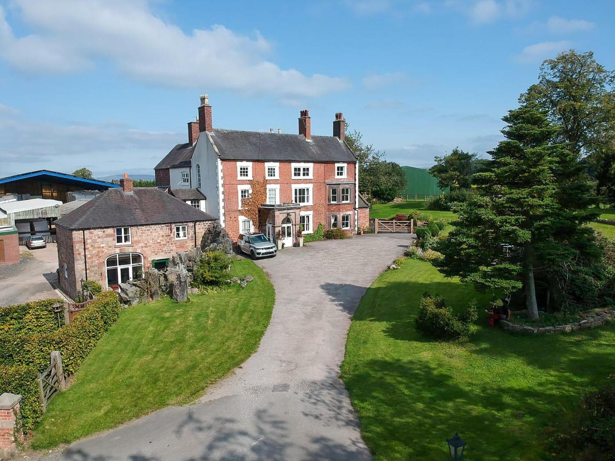 Heath View Villa Cheddleton Exterior photo